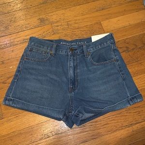 American Eagle Mom Short